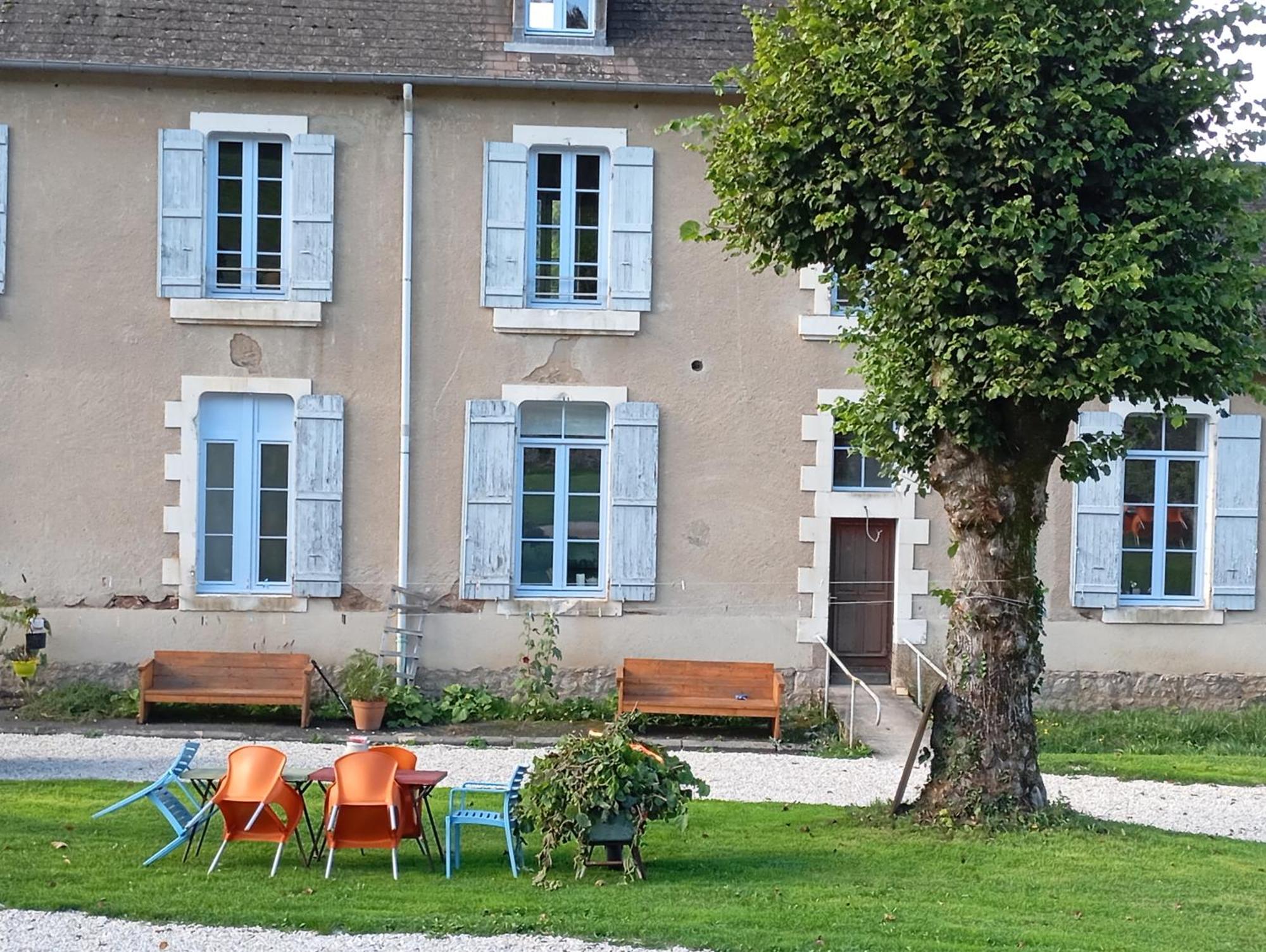 L' Ancienne Ecole Du Morvan Larochemillay Zewnętrze zdjęcie
