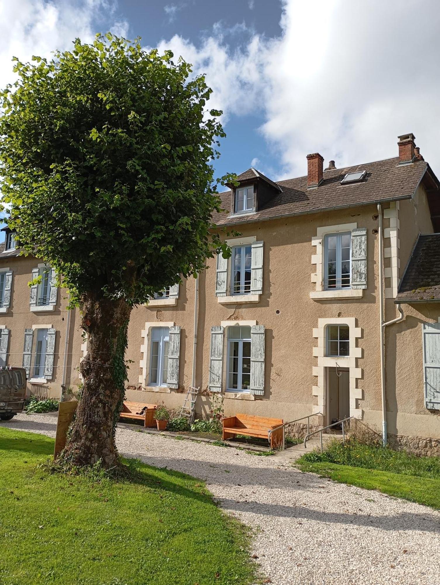 L' Ancienne Ecole Du Morvan Larochemillay Zewnętrze zdjęcie